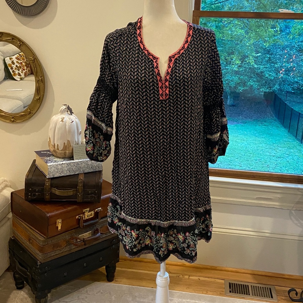 Umgee Black and Pink
Patterned Dress Size Medium